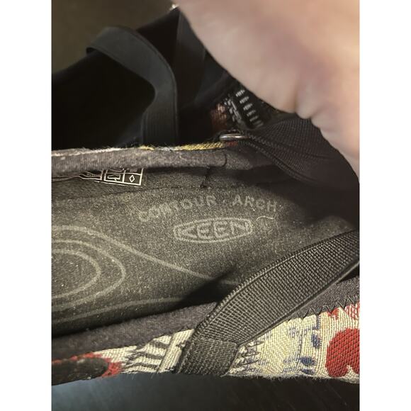 KEEN Women’s Mary Jane Flats 7.5 Multicolor Aztec Pattern Slip-on - Picture 10 of 11